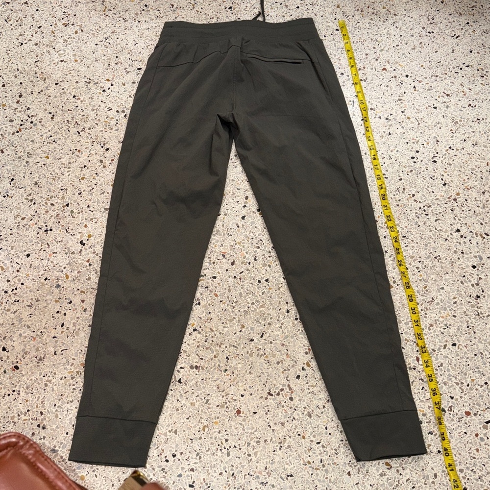 Athleta green Trekkie North Jogger 6T tall pants - Picture 9 of 9